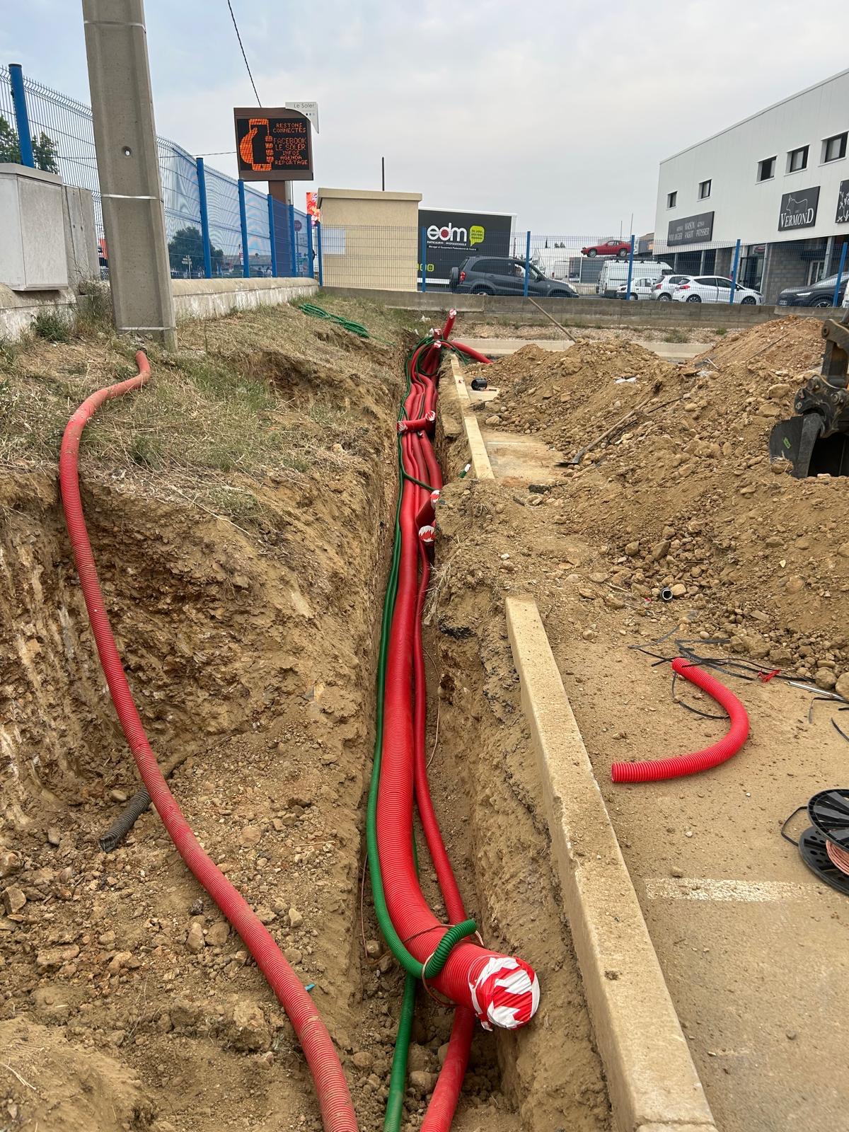 Génie Civil - Tranchées creusées par Rhône Réseaux Travaux